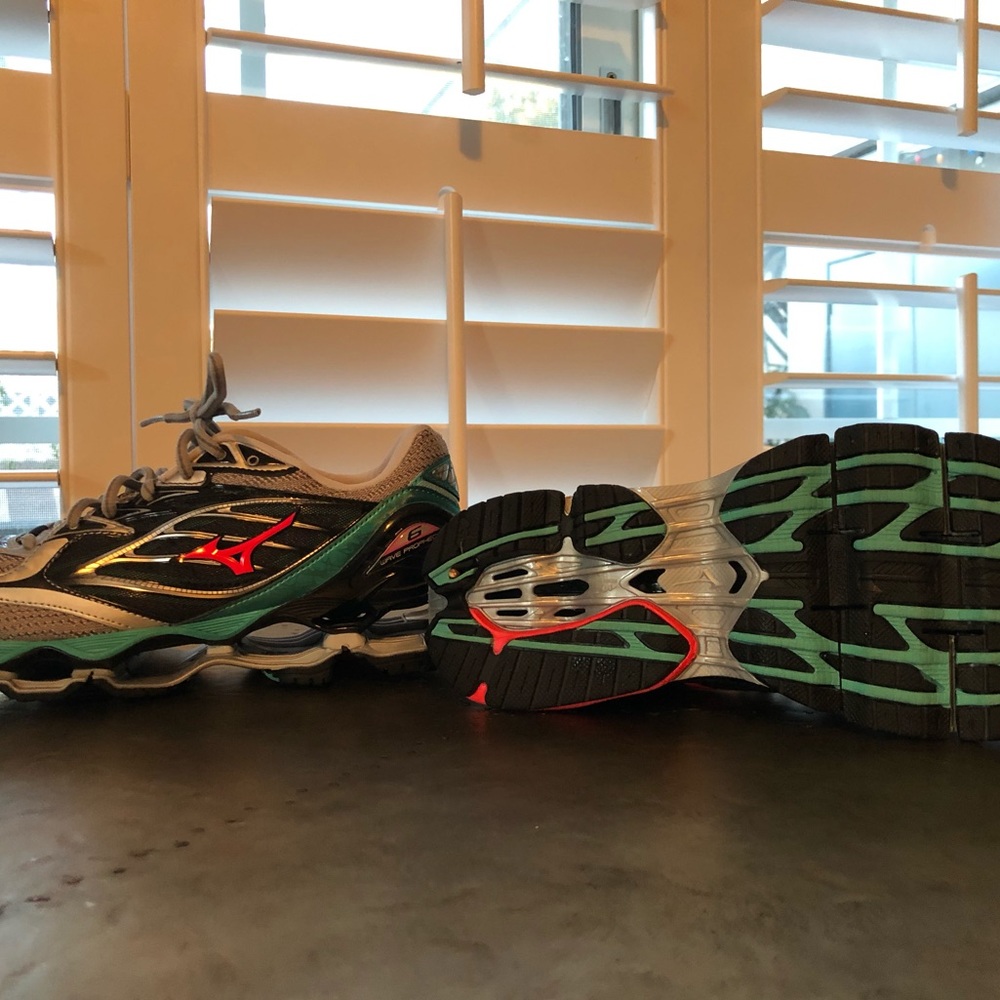 Mizuno running shoes